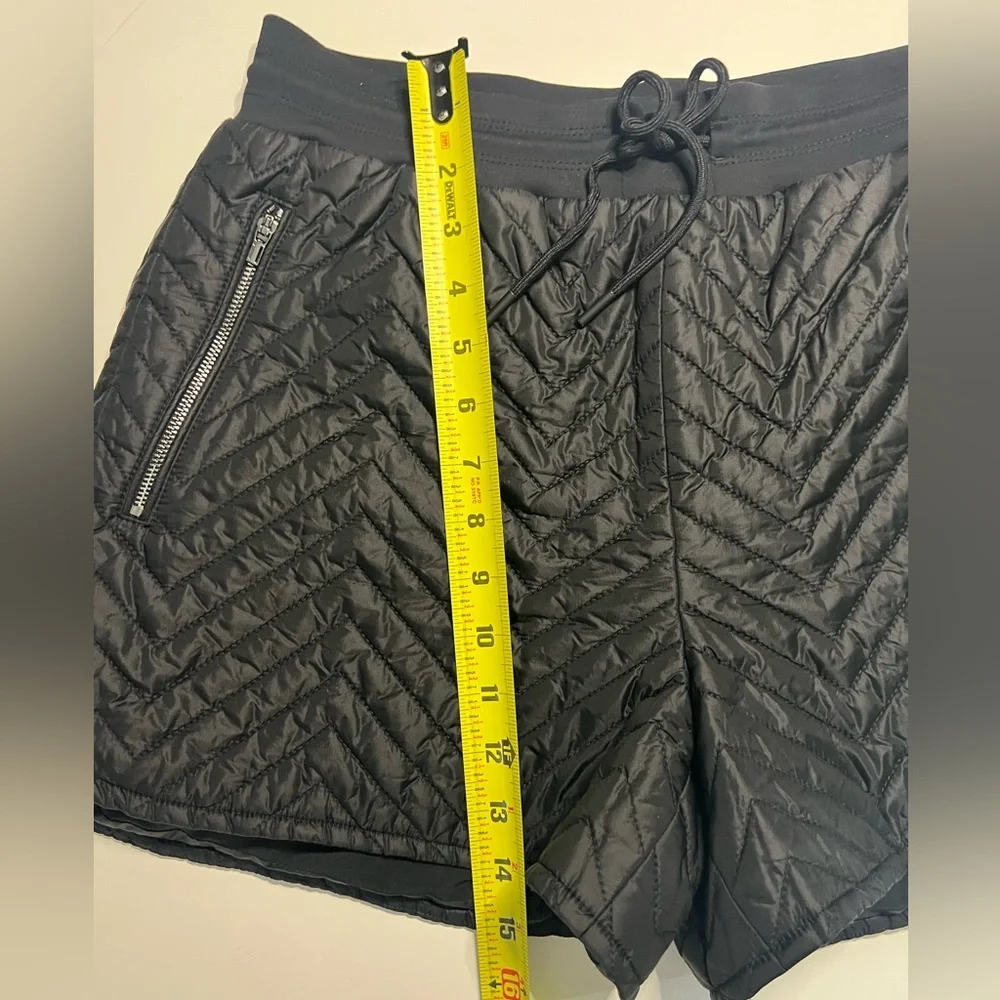 Athleta Apres Quilted Ski Short‎ in Black #467120 Zippered Pockets Size 6 - Picture 14 of 15